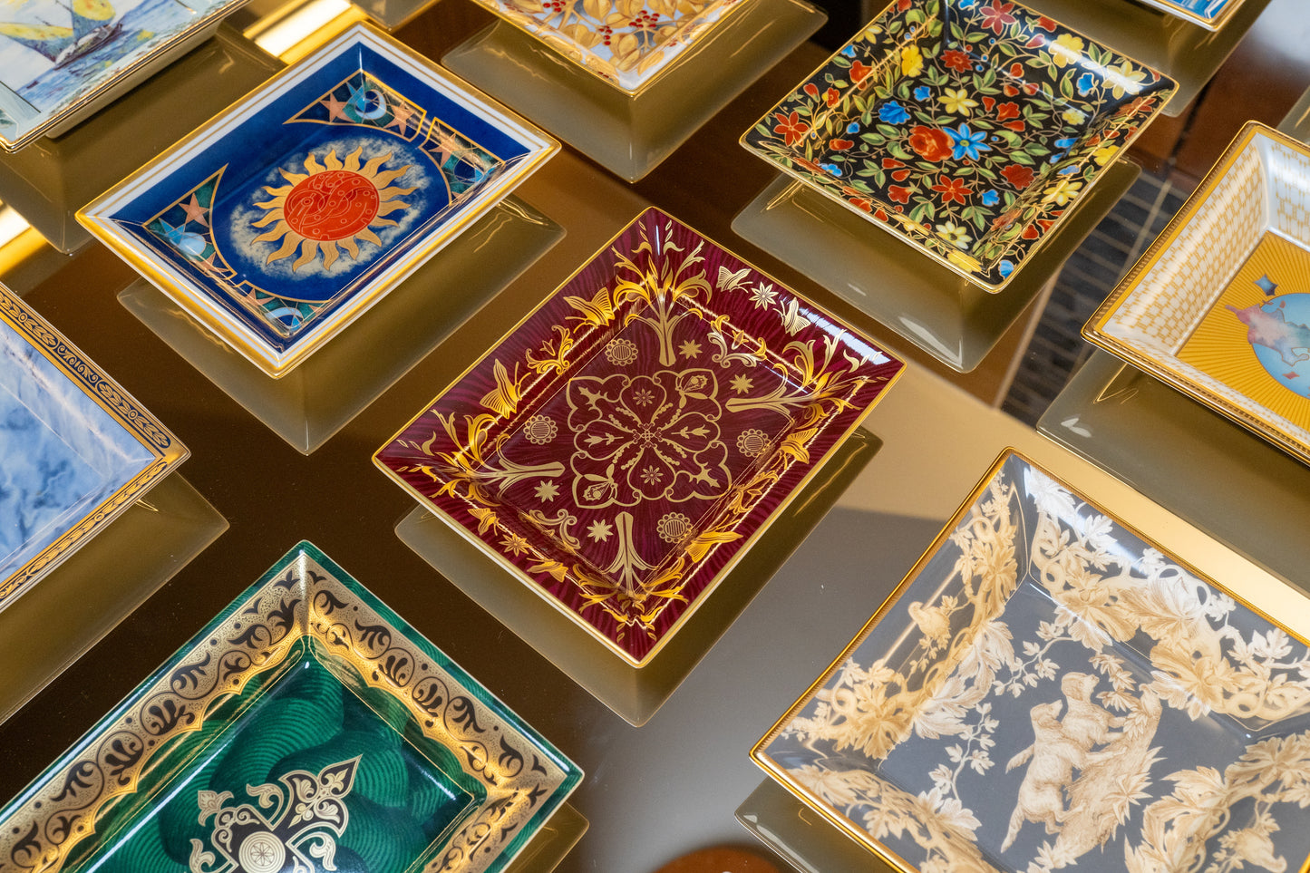 Patek Philippe Full collection vide-poche porcelaine of 32 plates