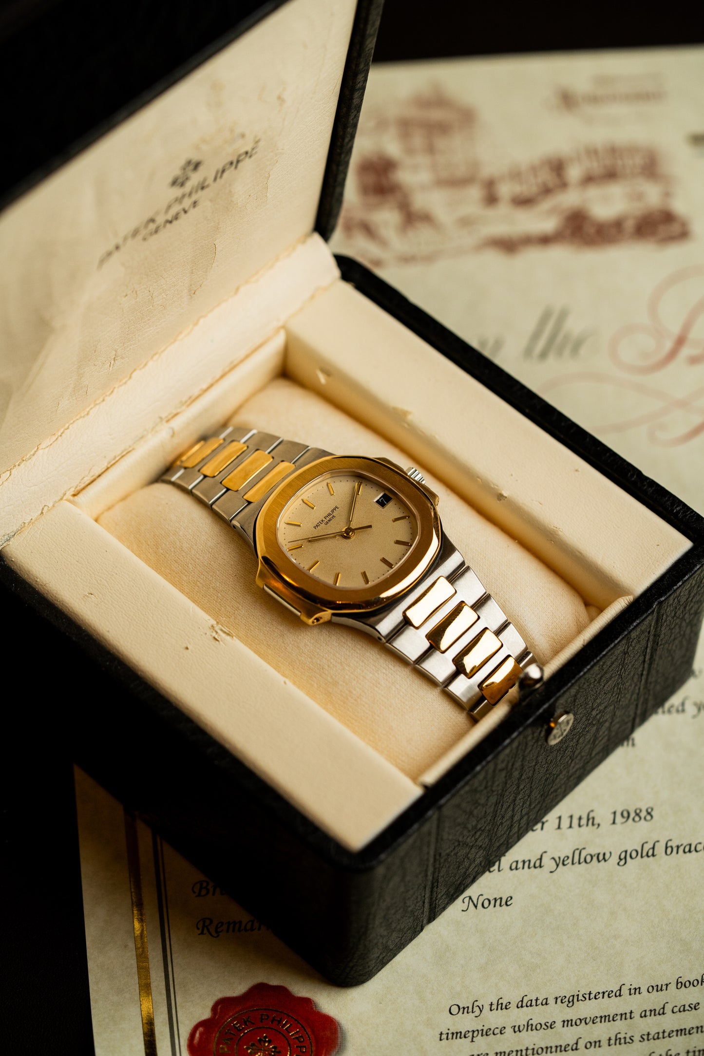 Patek Philippe 3800/1 Nautilus with ceramic dial