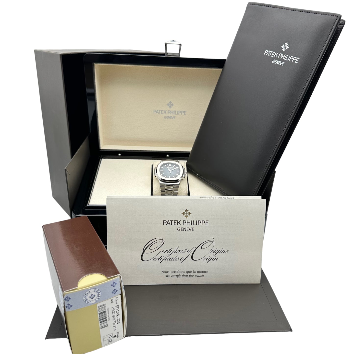 Patek Philippe 5711 Nautilus Blue NOS Full set Swiss papers