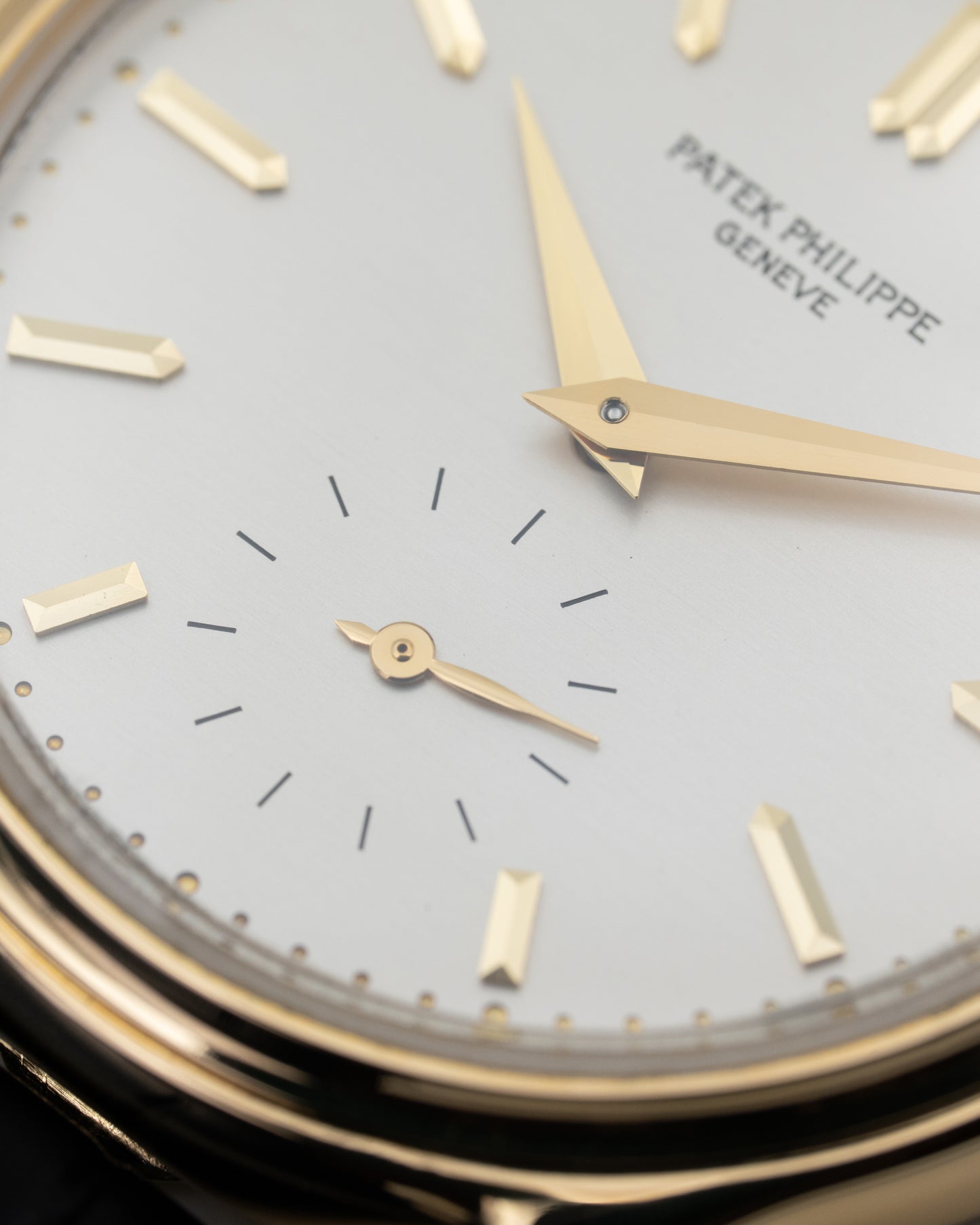 Patek Philippe Calatrava 3923 with archives extract