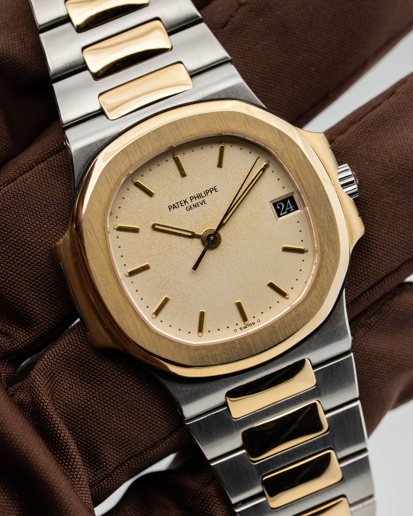 Patek Philippe Nautilus 3800 white ceramic dial